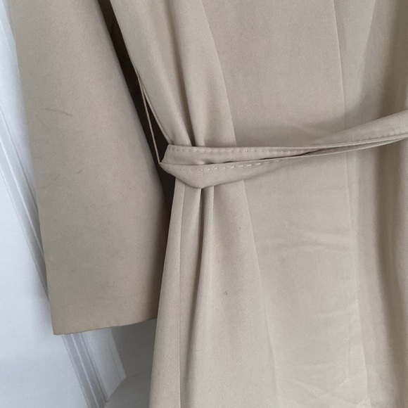 Max Mara light weight trench coat - Picture 7 of 7